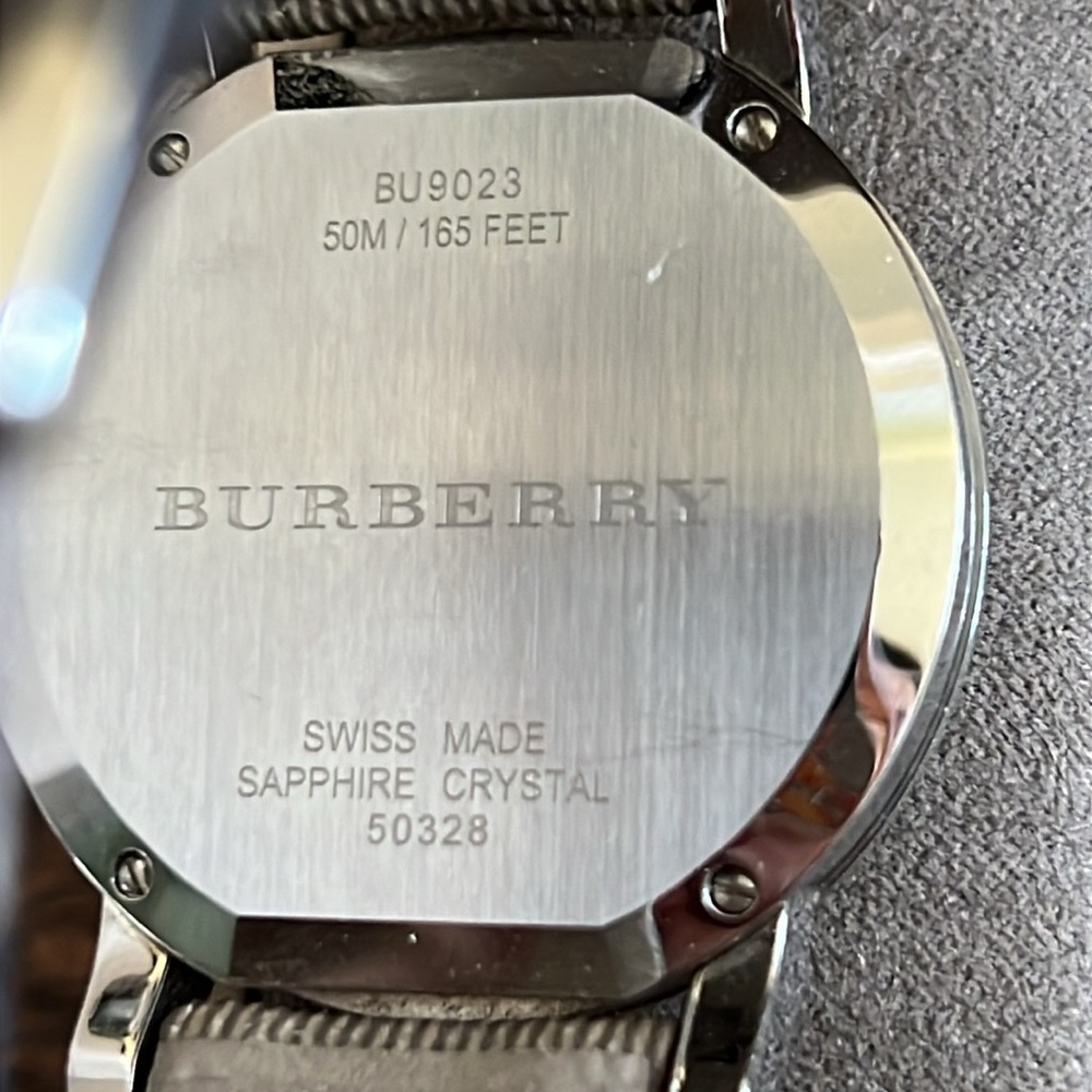 Burberry The City Grey Dial Checked Grey Leather Strap Watch For Women - Picture 5 of 5